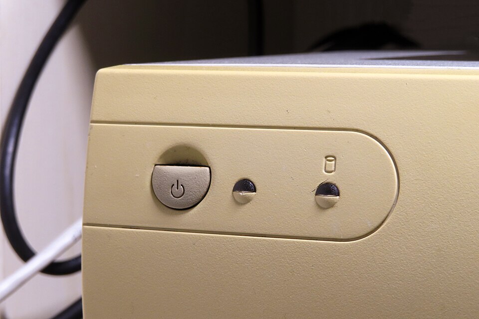 Does Pressing Power Kill Your Computer? ACPI Signals vs. Hard Power-Off