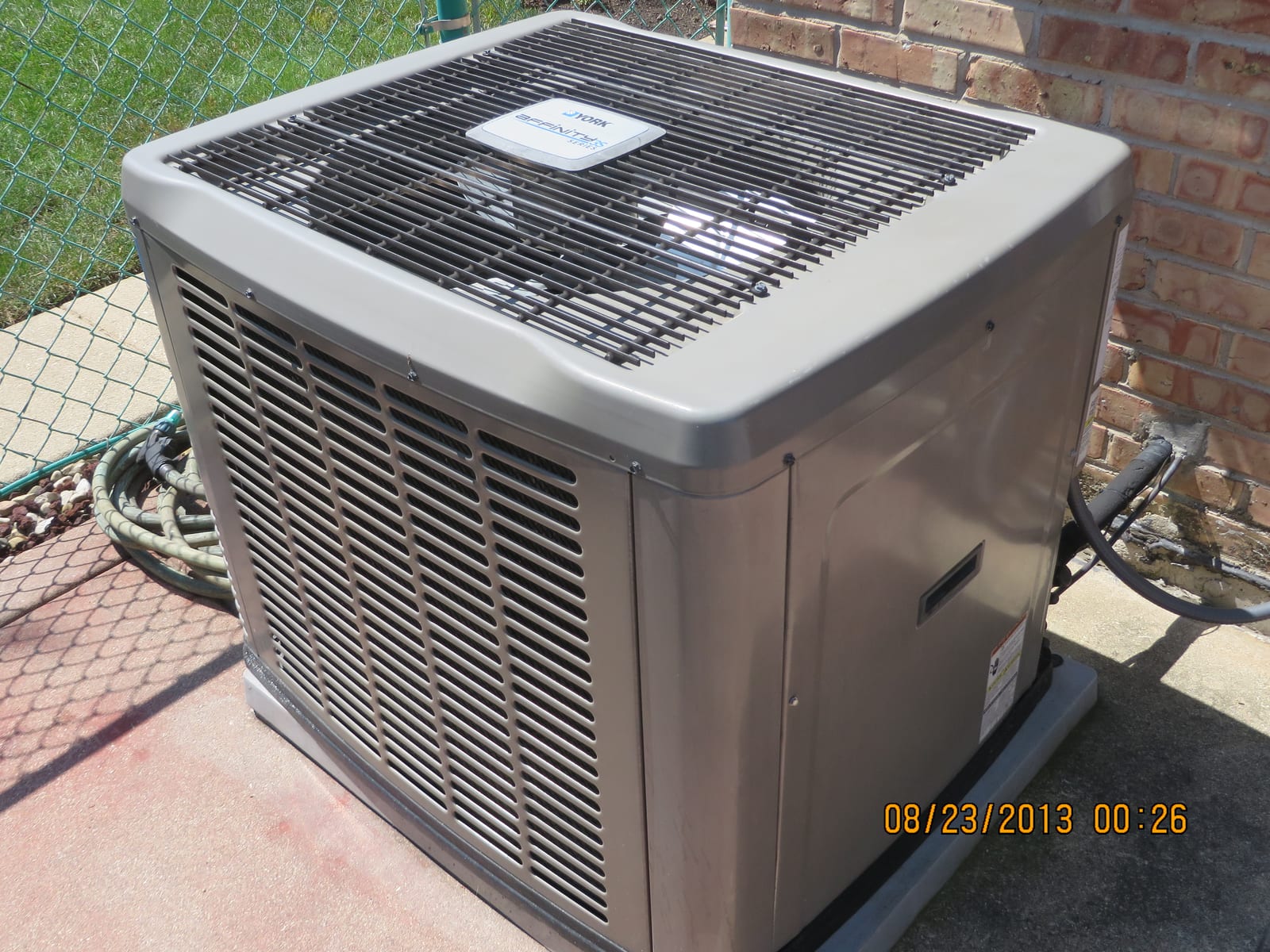 Air Conditioners Don't Make Cold—They Move Heat: How the Vapor-Compression Cycle Really Works