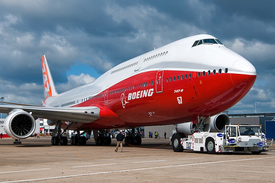 How Do Airplanes Generate Lift? The Real Physics (and Myths) Behind Flight
